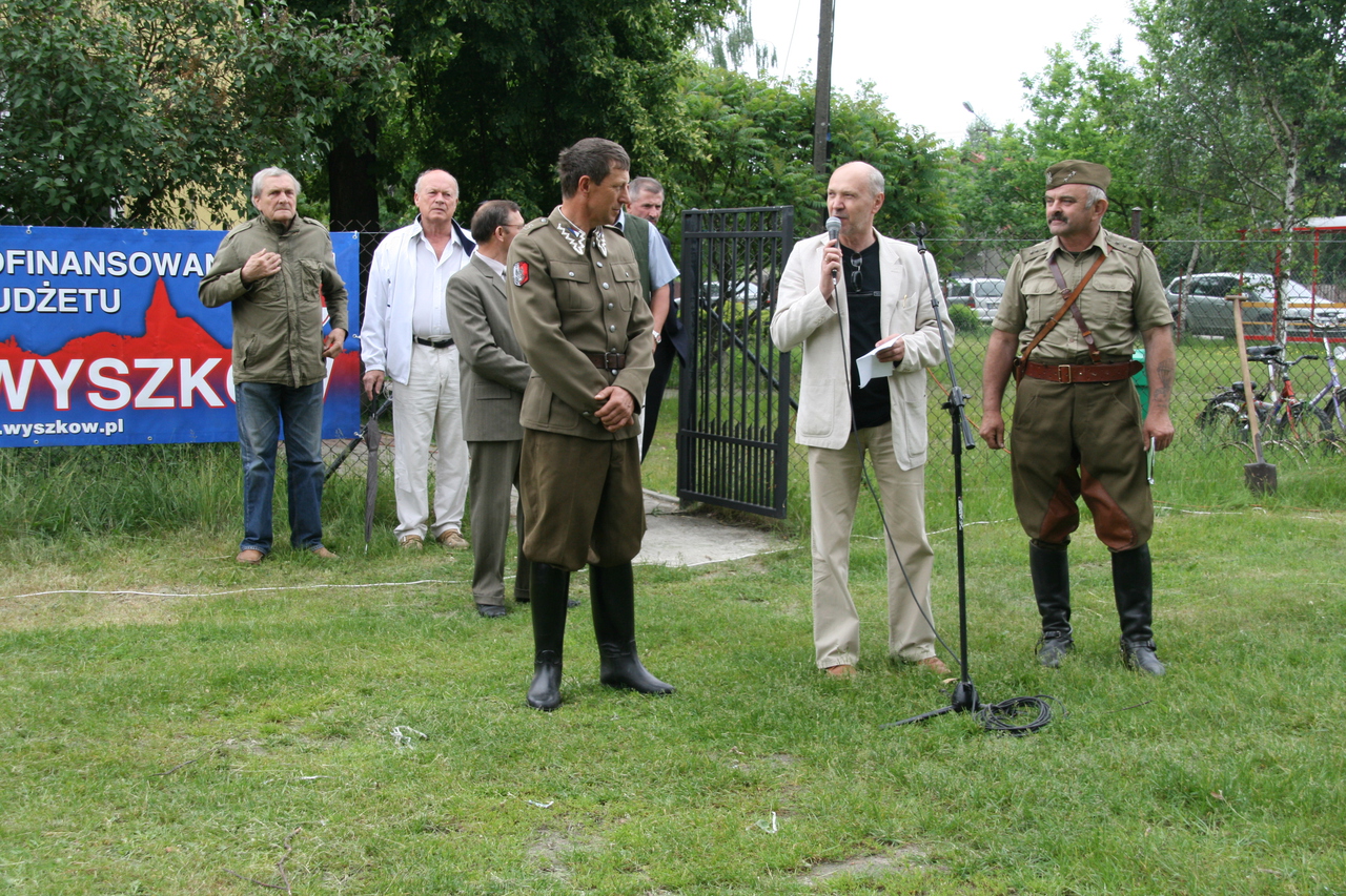 Array. Kliknij by wrócić.